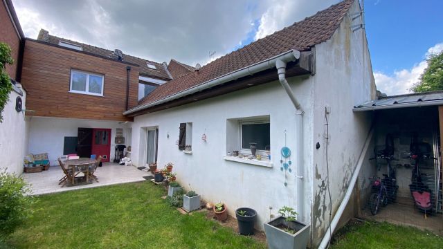 Maison 1930 large façade avec jardin et garage / n ° 6739